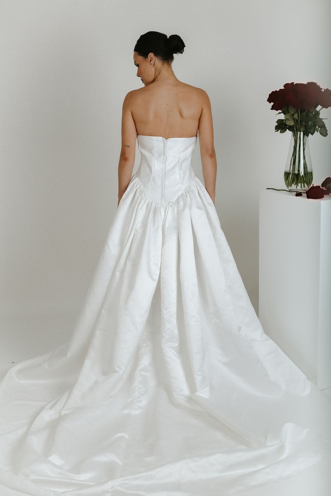 Cressida bespoke wedding gown by Sarah Stoute — photo 2